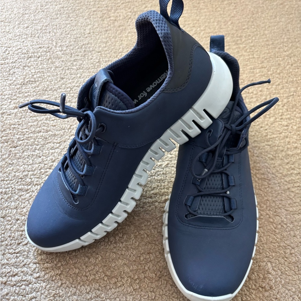 Women’s Ecco GRUUV Navy Blue Leather Sneakers
